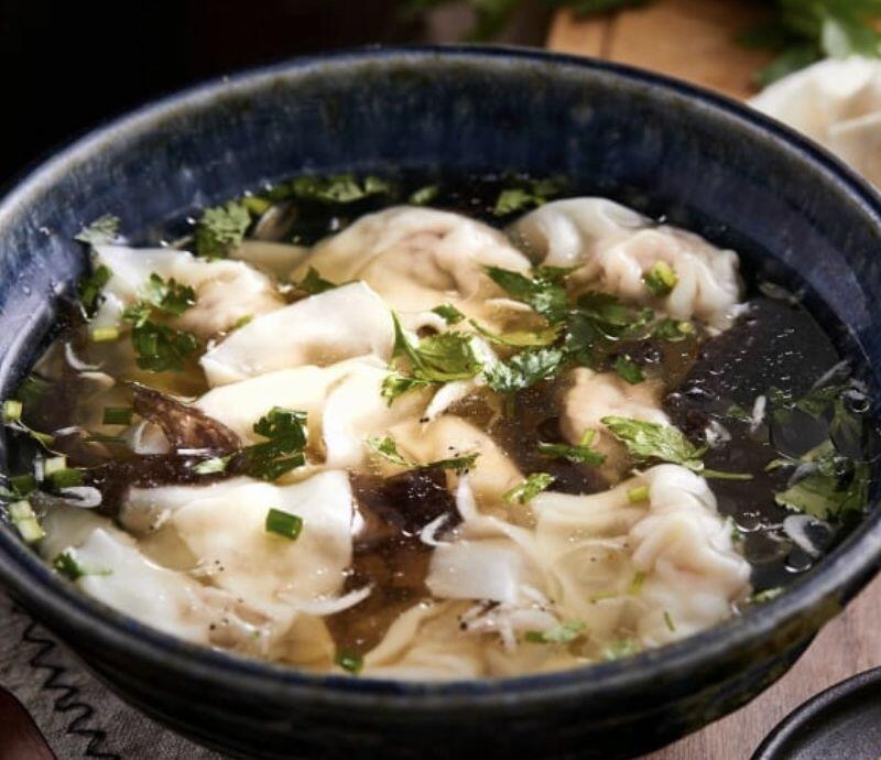 Pork Dumplings In Seaweeds Soup